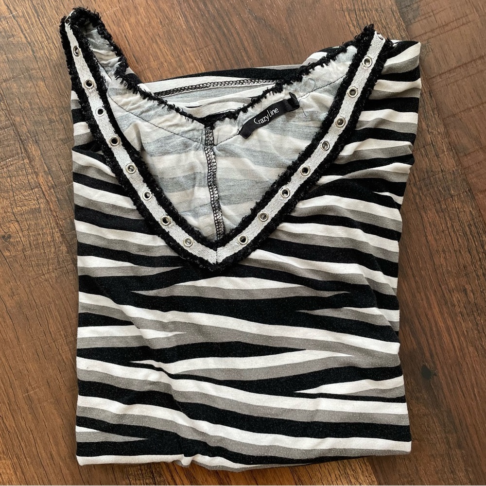 CRAZY LINE plus size top, size 3X